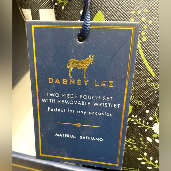 DABNEY LEE 2pc Gift Set With Removable Wristlet New With Tags in Box - Picture 3 of 7